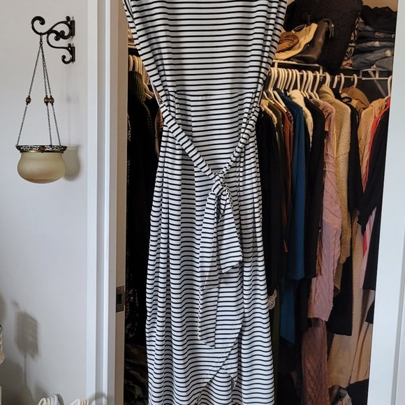 Spring/summer dress w belt - Picture 2 of 2